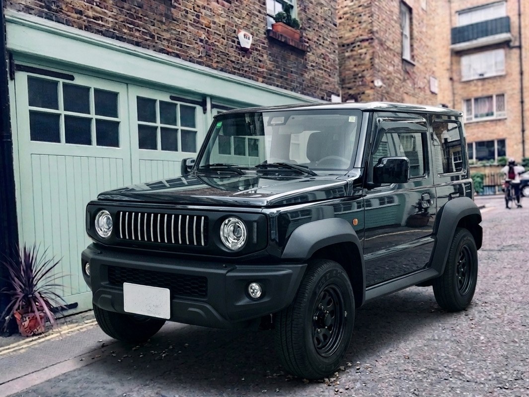 Suzuki Jimny 2024 Black, special grille and wheels